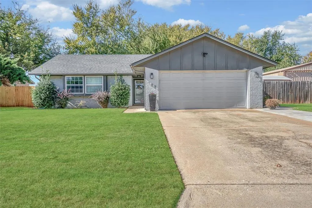 Front exterior — 107 Sondra Dr. Drive, Elk City, OK 73644