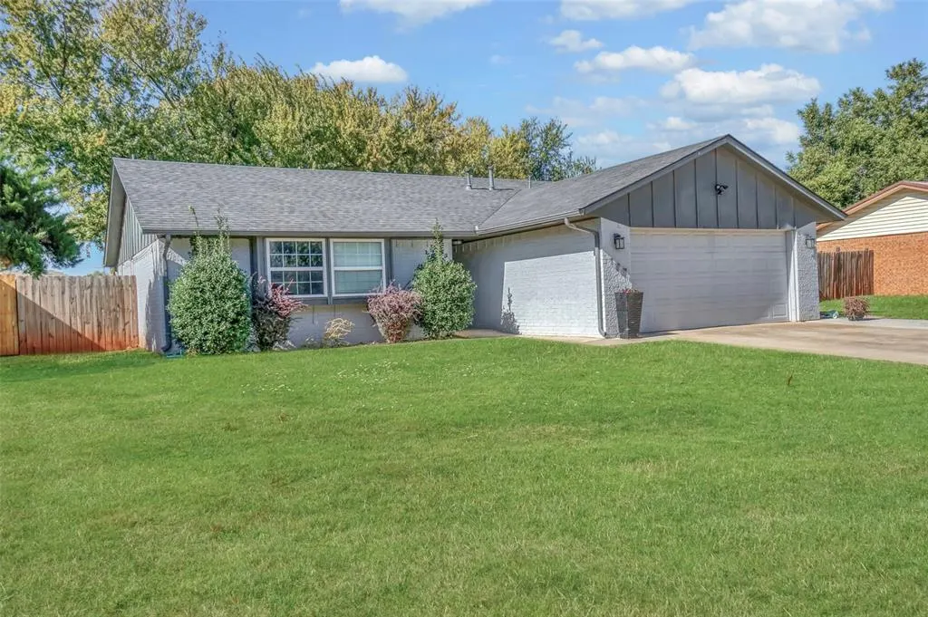 Photo 2 — 107 Sondra Dr. Drive, Elk City, OK 73644