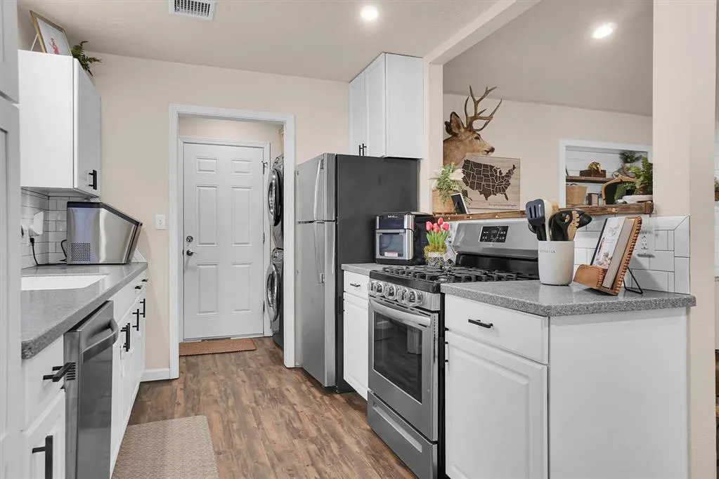 Photo 8 — 107 Sondra Dr. Drive, Elk City, OK 73644