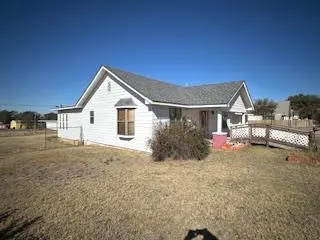 Photo 2 — 222 S 4th Street, Sentinel, OK 73664