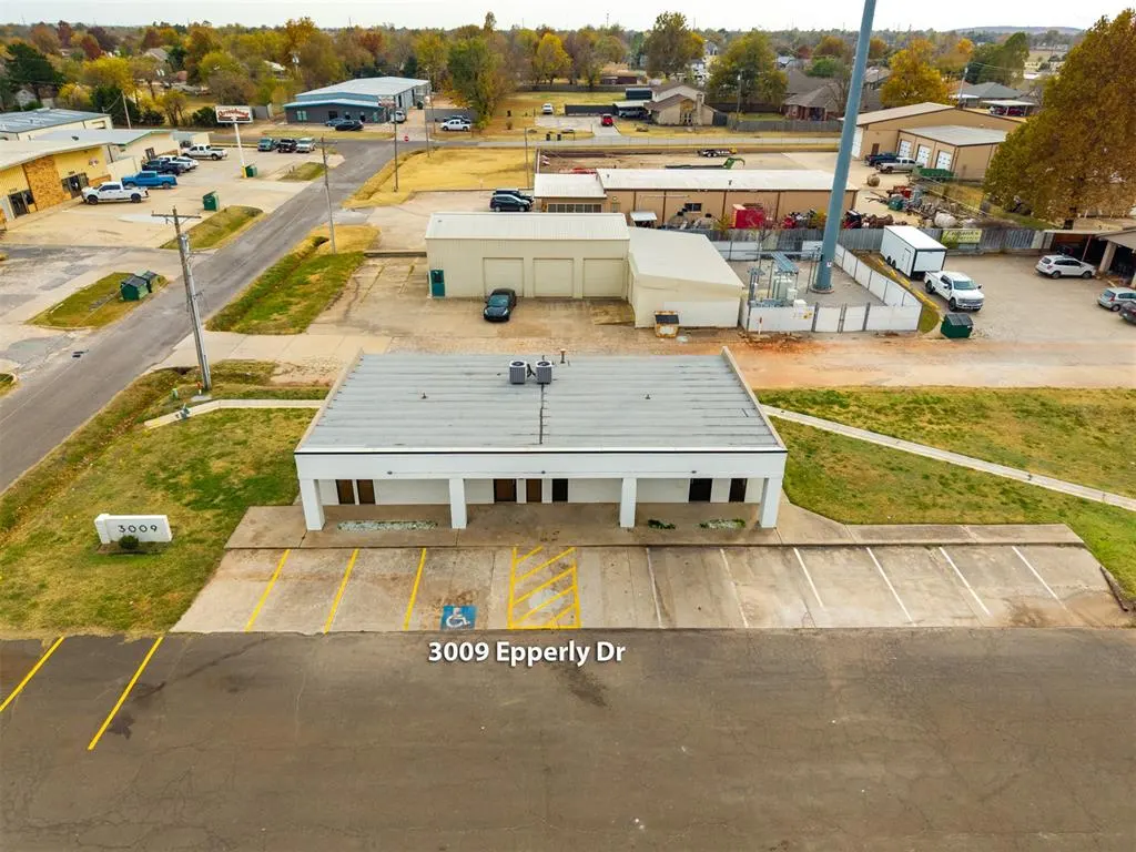 Front exterior — 3009 S Epperly Drive A, Del City, OK 73115