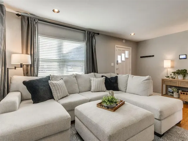 Photo 7 — 2537 NW 34th Street, Oklahoma City, OK 73112
