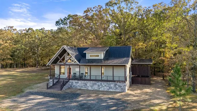 Photo 2 — 20 Apple Seed Court, Broken Bow, OK 74728