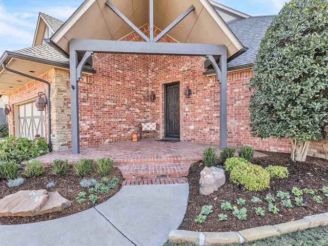 Photo 2 — 16700 Rugosa Rose Drive, Edmond, OK 73012