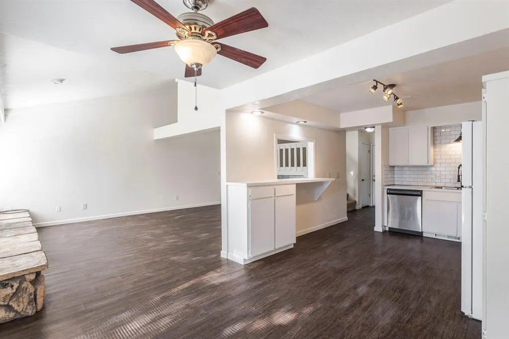 Photo 8 — 9914 Hefner Village Place, Oklahoma City, OK 73162