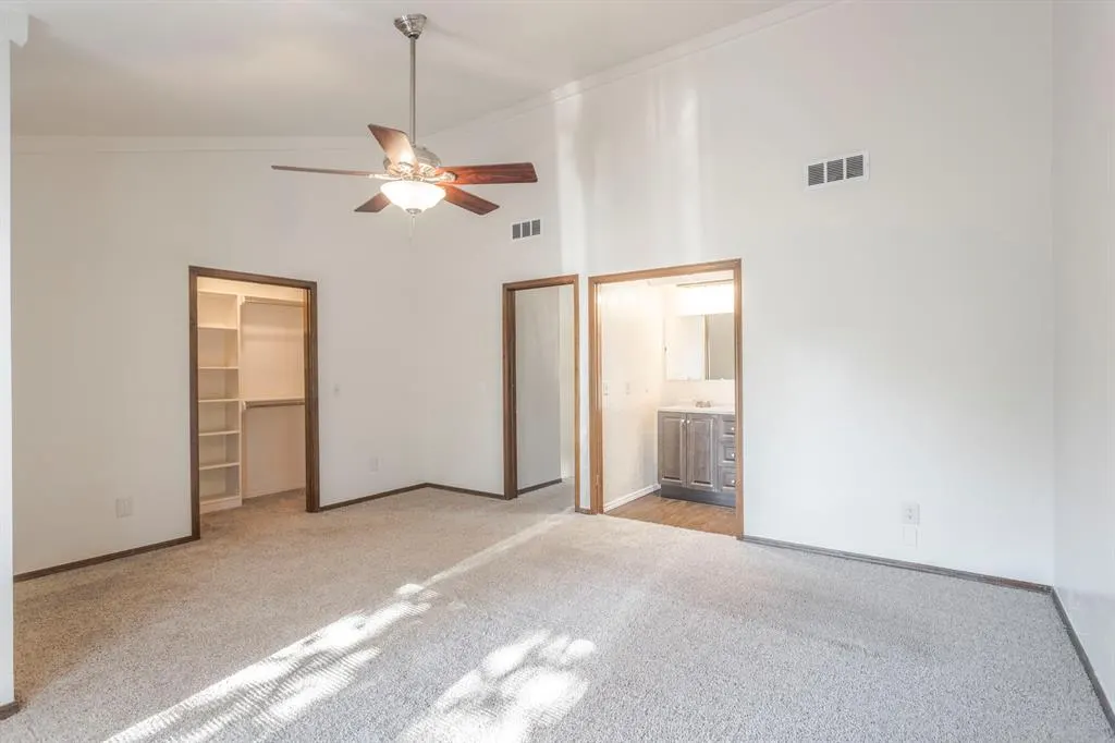 Photo 13 — 9914 Hefner Village Place, Oklahoma City, OK 73162