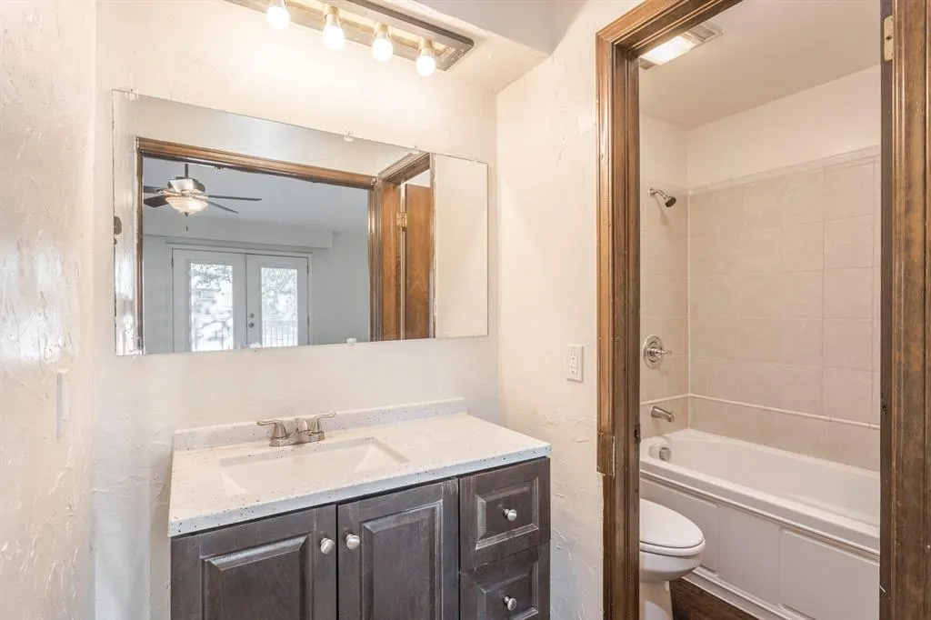 Photo 14 — 9914 Hefner Village Place, Oklahoma City, OK 73162