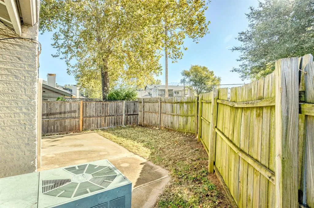 Photo 21 — 9914 Hefner Village Place, Oklahoma City, OK 73162