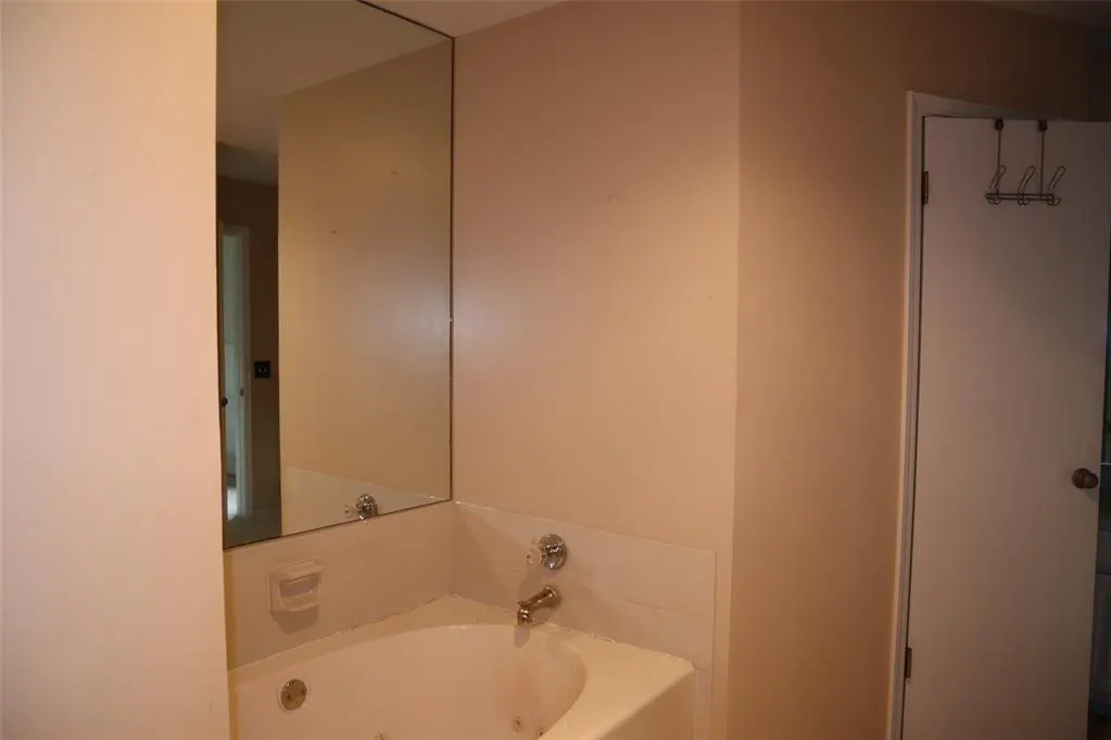 Photo 12 — 7808 NW 84th Street, Oklahoma City, OK 73132
