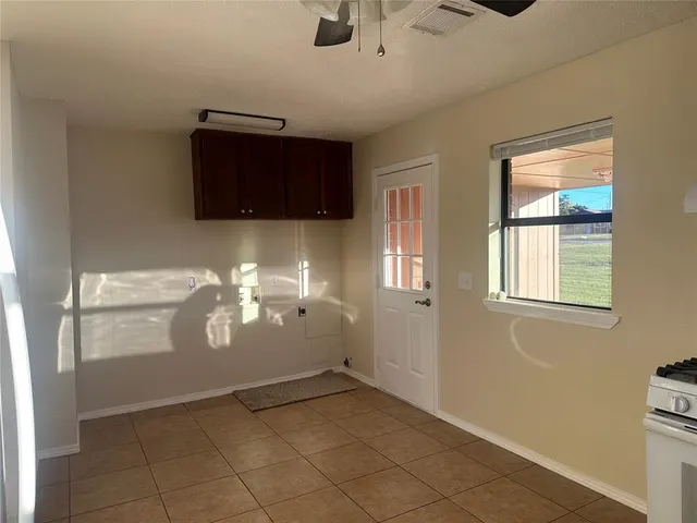 Photo 5 — 416 S County Line Road, Geary, OK 73040