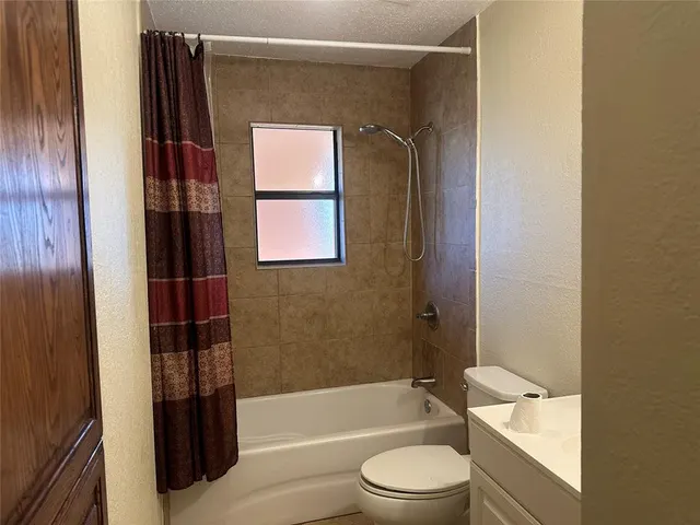 Photo 8 — 416 S County Line Road, Geary, OK 73040