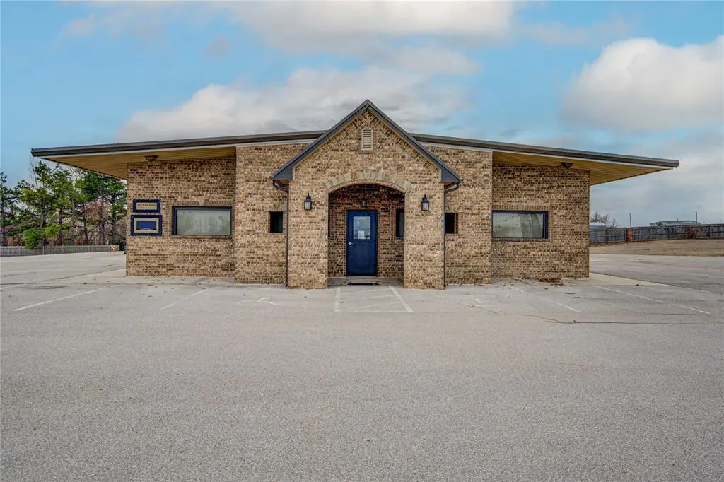 Photo 3 — 2830 NW 32nd Street 100 & 300, Newcastle, OK 73065