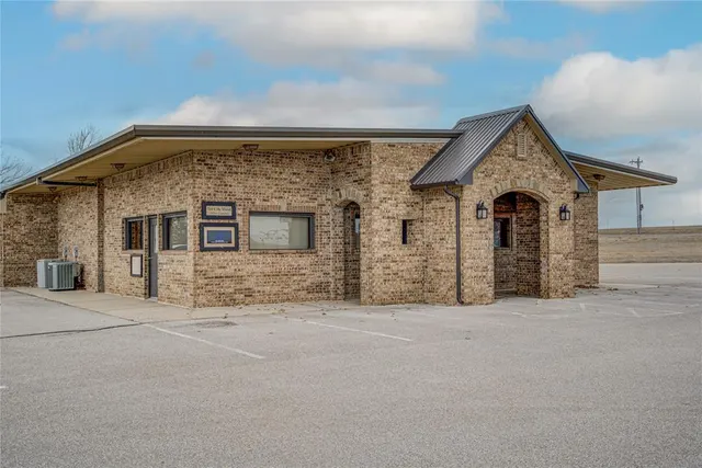 Photo 4 — 2830 NW 32nd Street 100 & 300, Newcastle, OK 73065