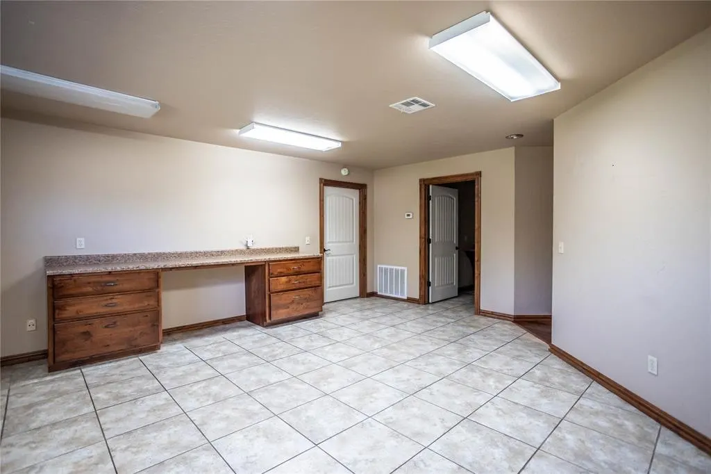 Photo 15 — 1601 Corbin Lane, Weatherford, OK 73096