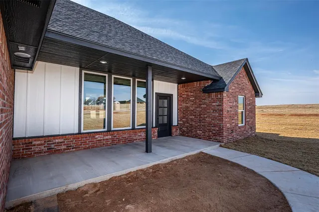 Photo 3 — 2447 Sierra Circle, Blanchard, OK 73010