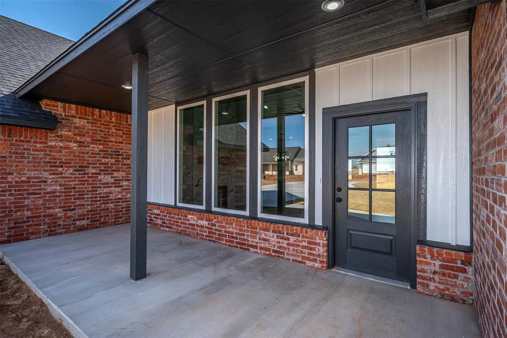 Photo 4 — 2447 Sierra Circle, Blanchard, OK 73010