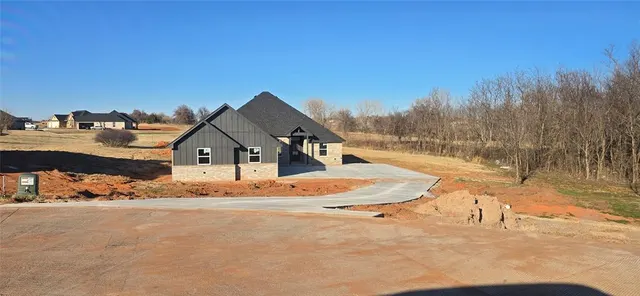 Photo 2 — 2446 Canyon Circle, Blanchard, OK 73010