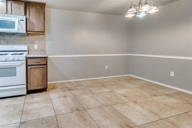 Photo 8 — 8309 S Brookline Avenue, Oklahoma City, OK 73159