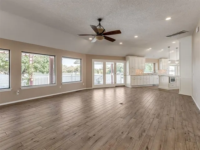 Photo 5 — 10316 Bacardy Place, Oklahoma City, OK 73162
