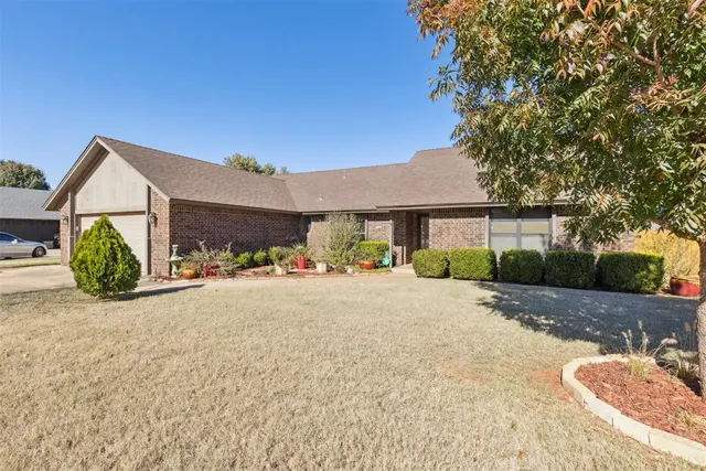 Photo 2 — 12005 Cantle Road, Oklahoma City, OK 73120