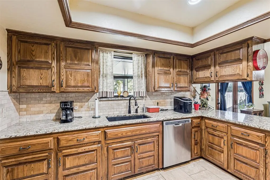 Photo 12 — 12005 Cantle Road, Oklahoma City, OK 73120