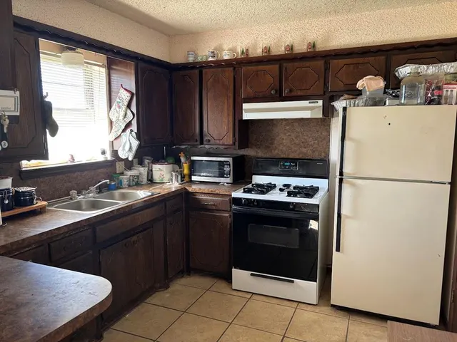Photo 2 — 406 E Texas Drive, Anadarko, OK 73005