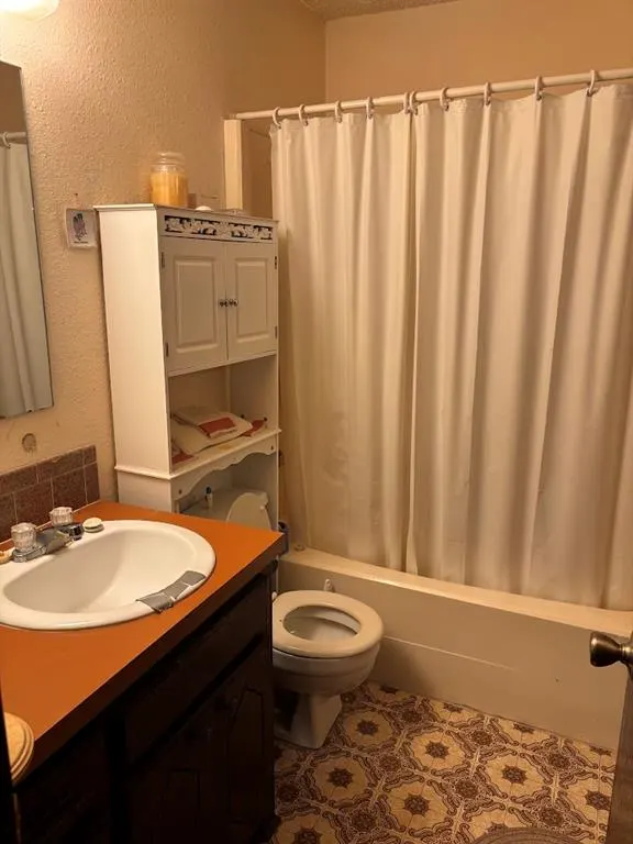 Photo 3 — 406 E Texas Drive, Anadarko, OK 73005