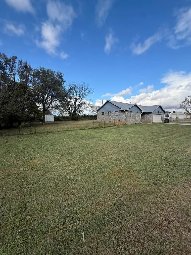 Photo 2 — 209 W Park Street, Tecumseh, OK 74873