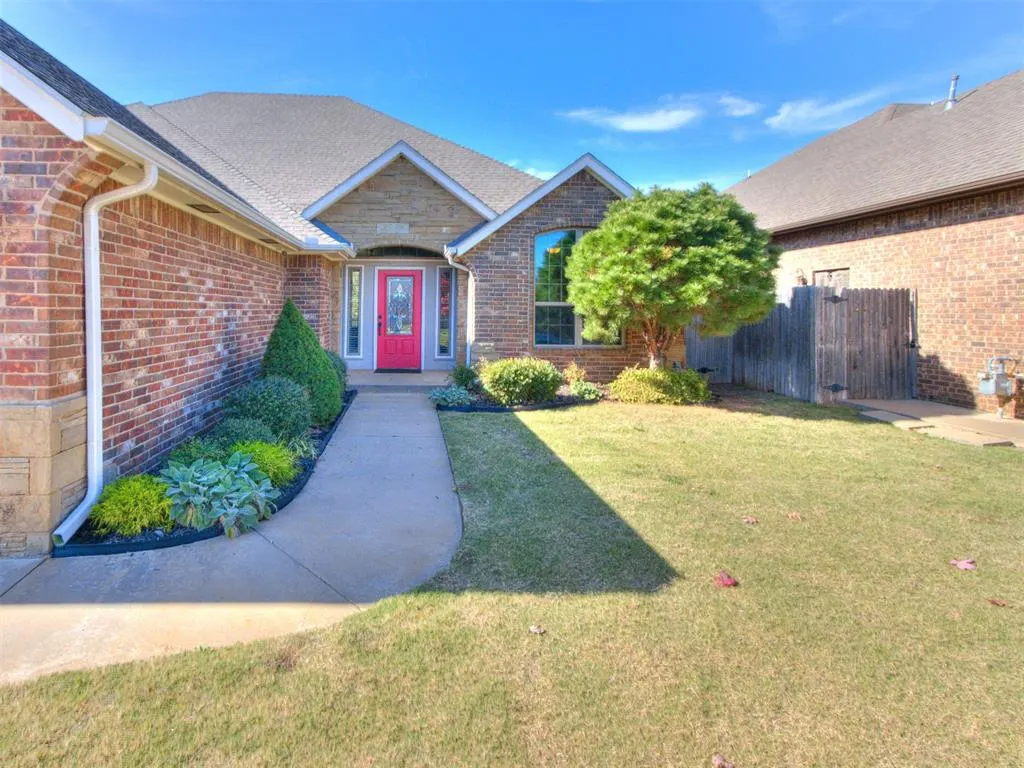 Photo 3 — 12809 Williamson Farms Boulevard, Oklahoma City, OK 73173