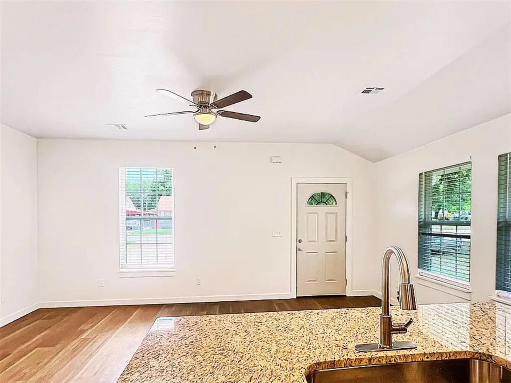 Photo 3 — 410 NW Arlington Avenue A, Lawton, OK 73507