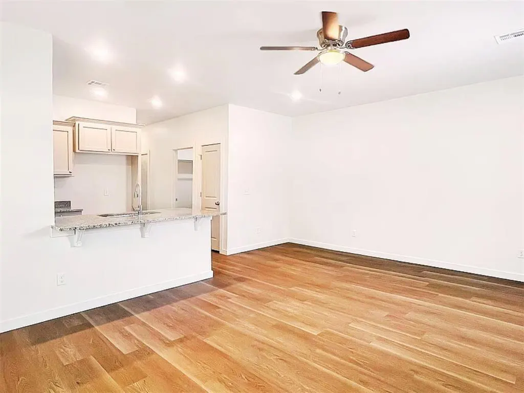 Photo 5 — 410 NW Arlington Avenue A, Lawton, OK 73507