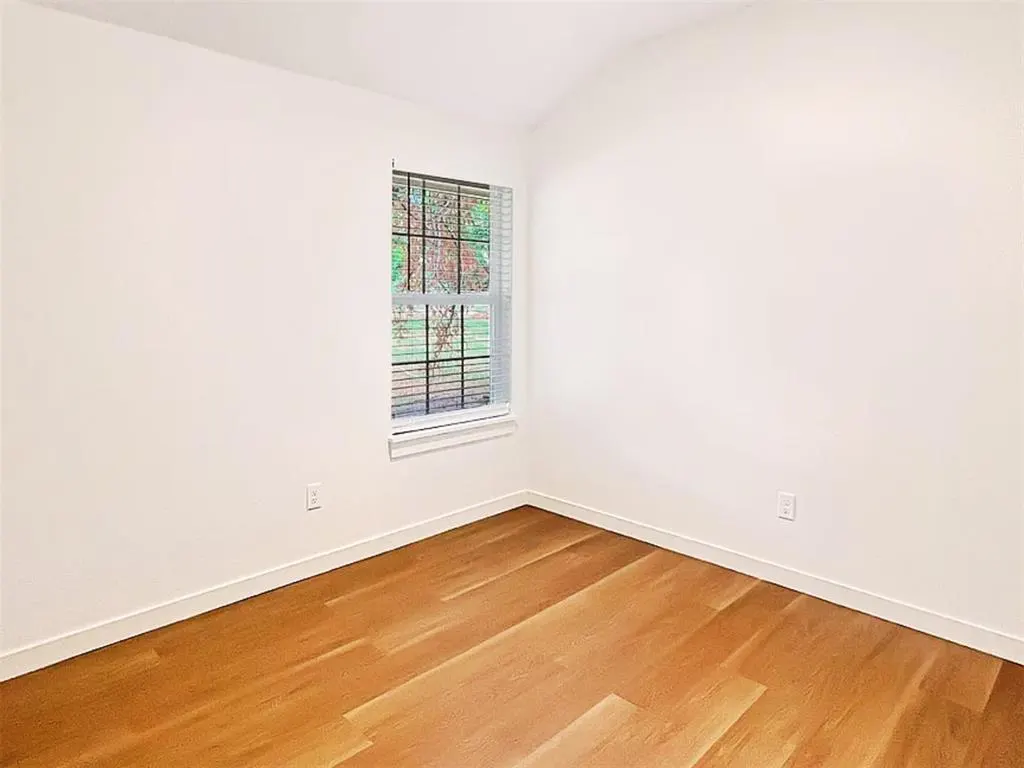 Photo 9 — 410 NW Arlington Avenue A, Lawton, OK 73507