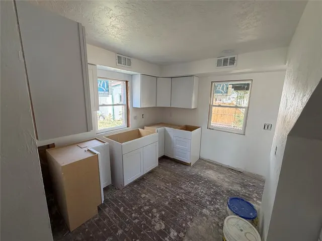 Photo 5 — 306 E Elm Street, Hinton, OK 73047