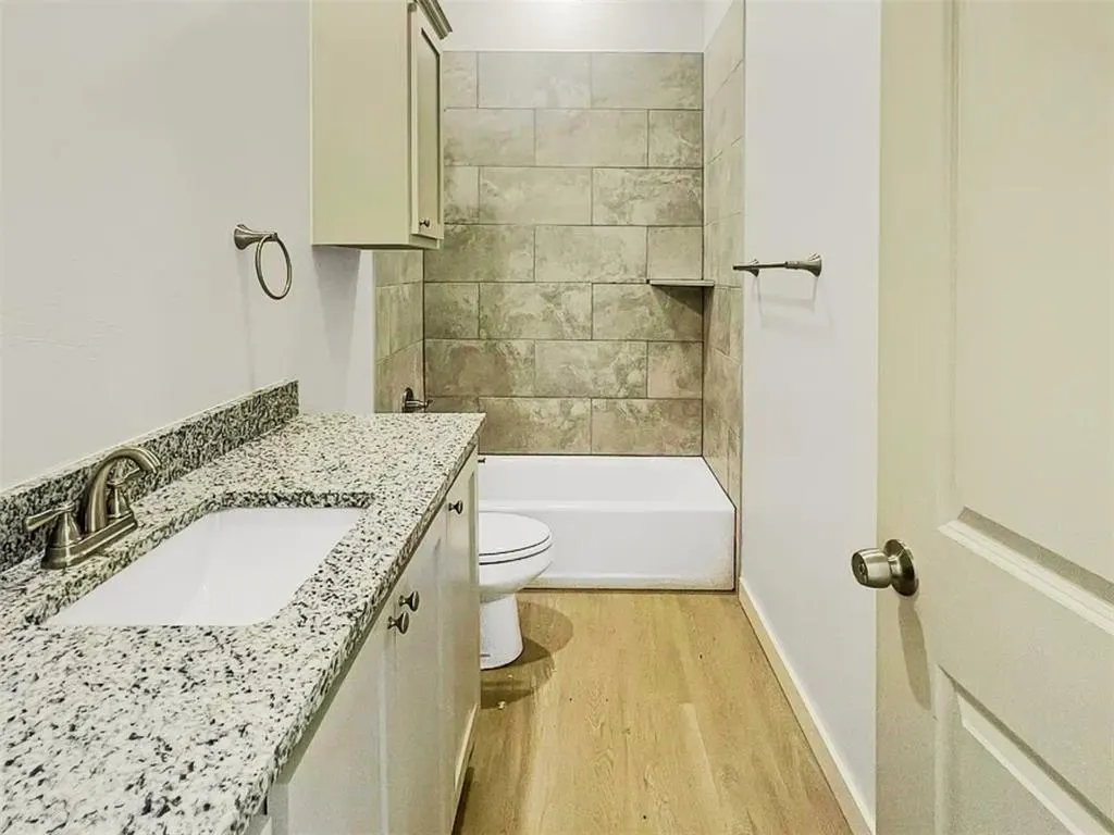 Photo 15 — 410 NW Arlington Avenue B, Lawton, OK 73507