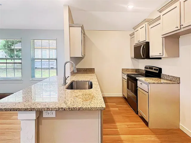 Photo 4 — 205 SW 17th Street A, Lawton, OK 73501