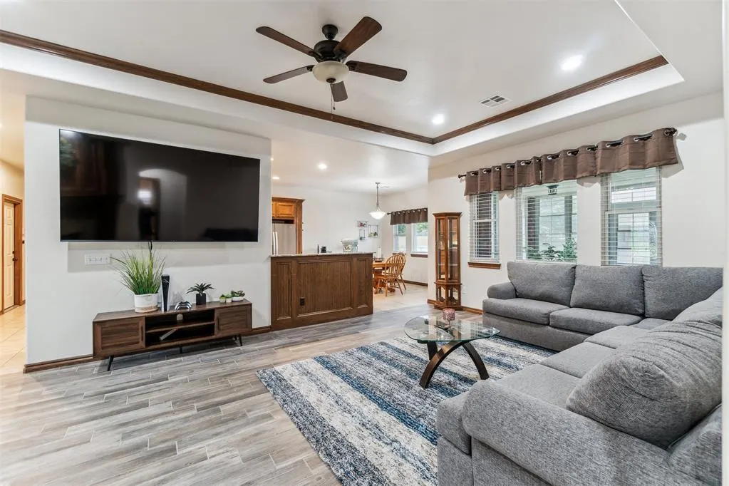 Photo 8 — 11423 Village Ave Avenue, Midwest City, OK 73130