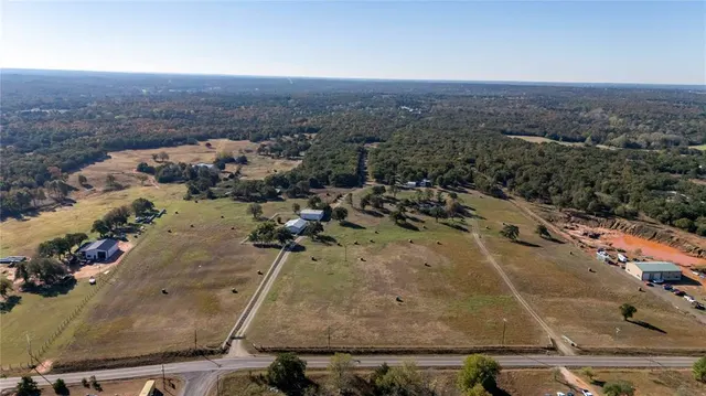 Photo 4 — 330701 E 1000 Road, Wellston, OK 74881