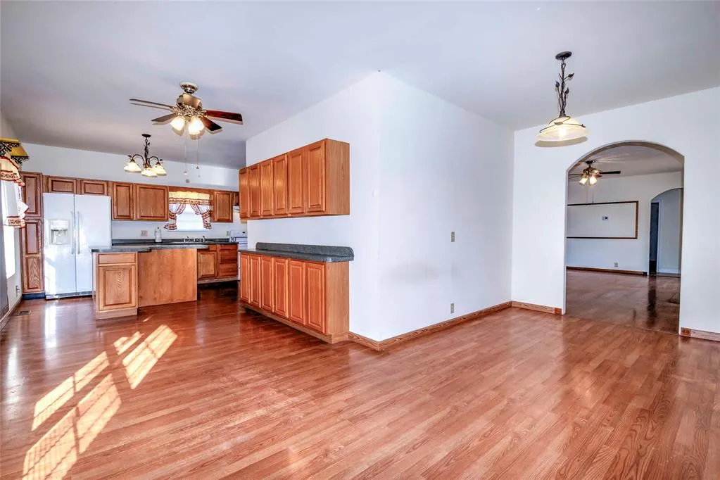 Photo 10 — 330701 E 1000 Road, Wellston, OK 74881