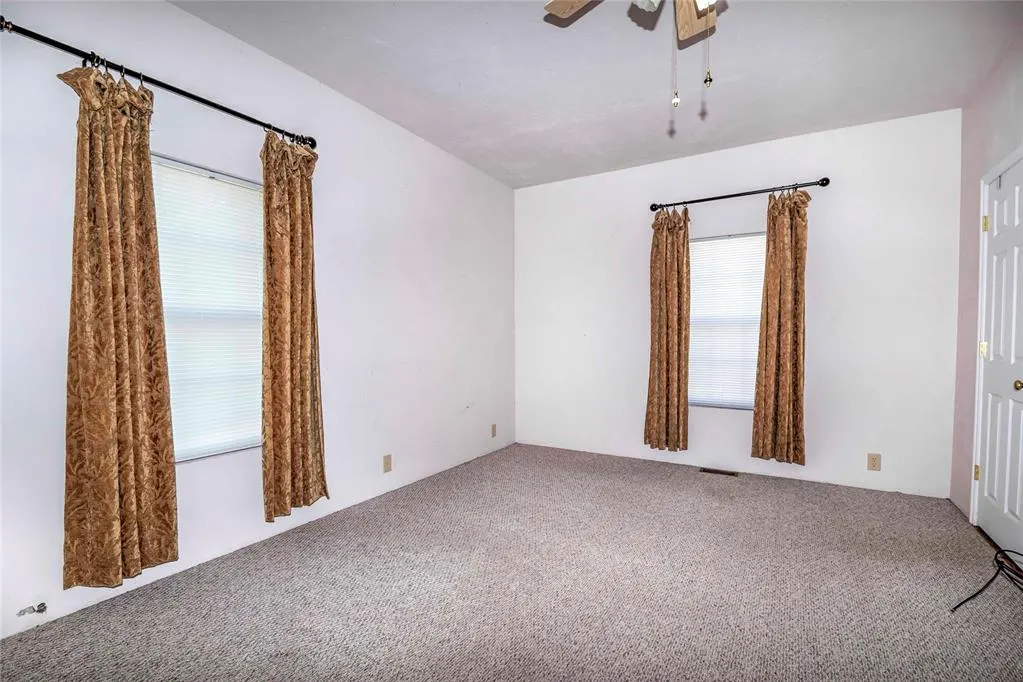 Photo 11 — 330701 E 1000 Road, Wellston, OK 74881