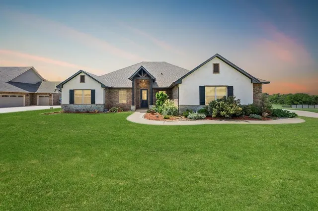 Photo 4 — 13525 Creek View Drive, Edmond, OK 73025