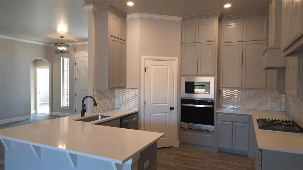 Photo 8 — 10008 Gentry Crossing, Oklahoma City, OK 73169