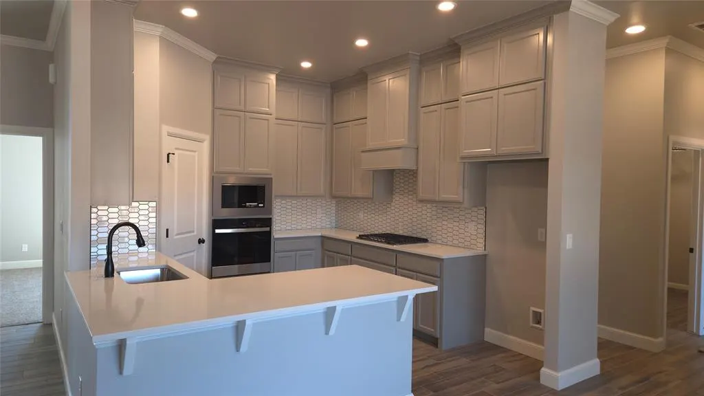Photo 9 — 10008 Gentry Crossing, Oklahoma City, OK 73169