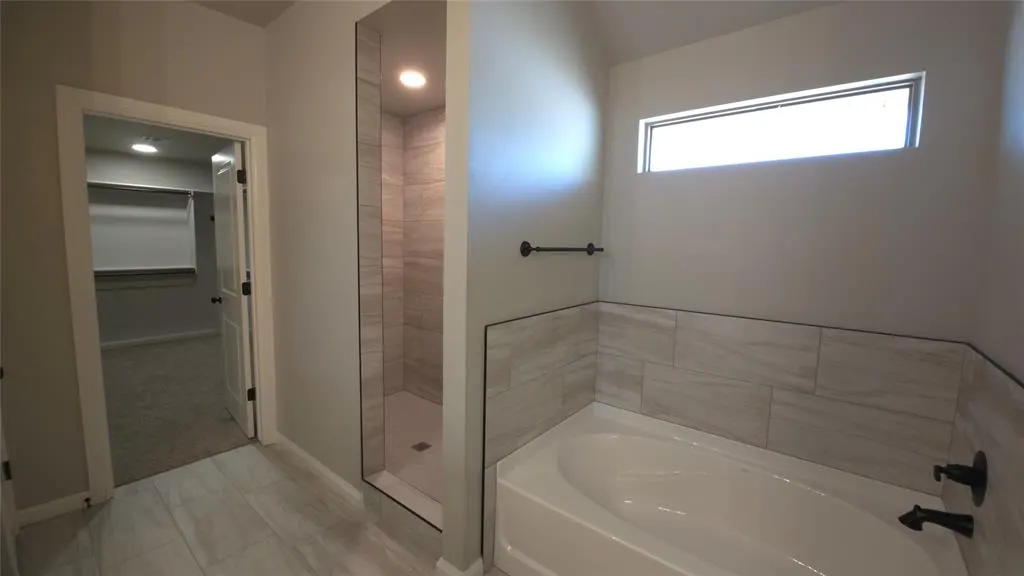 Photo 12 — 10008 Gentry Crossing, Oklahoma City, OK 73169