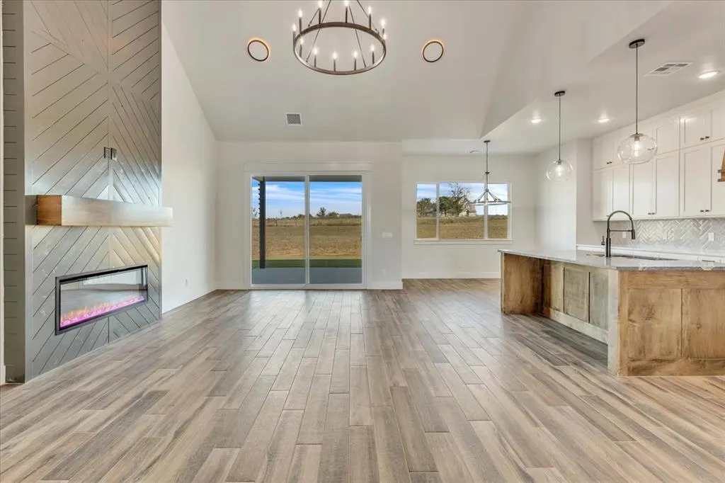 Photo 6 — 900 Meadow Park #29 Road, Guthrie, OK 73044