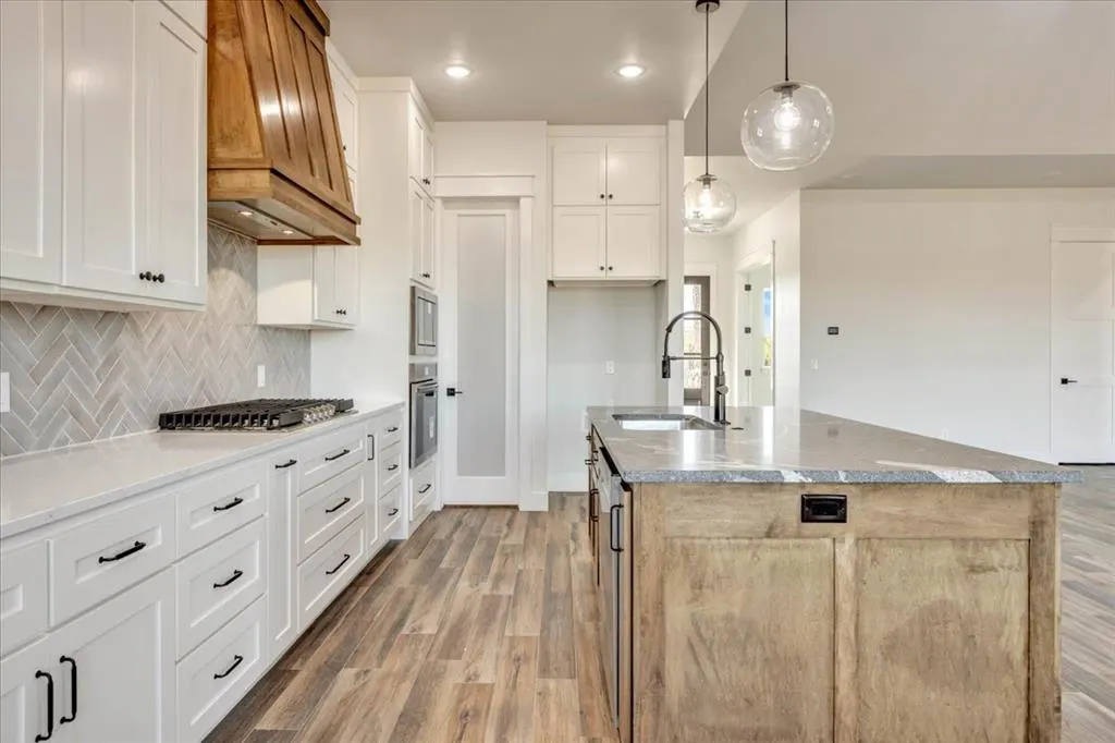 Photo 17 — 900 Meadow Park #29 Road, Guthrie, OK 73044