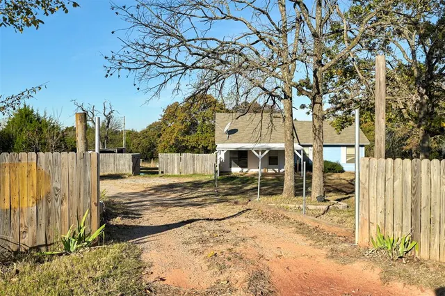 Photo 3 — 16100 C Street, Moore, OK 73165