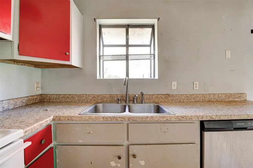 Photo 18 — 16100 C Street, Moore, OK 73165