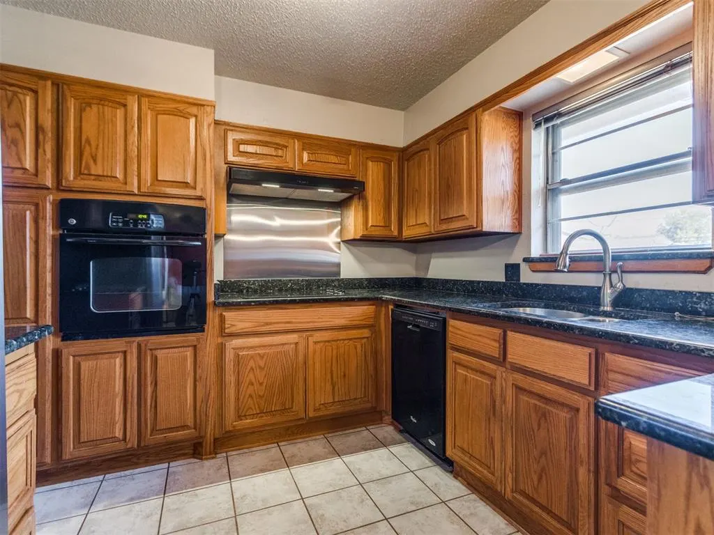 Photo 6 — 3704 N Riverside Drive, Bethany, OK 73008