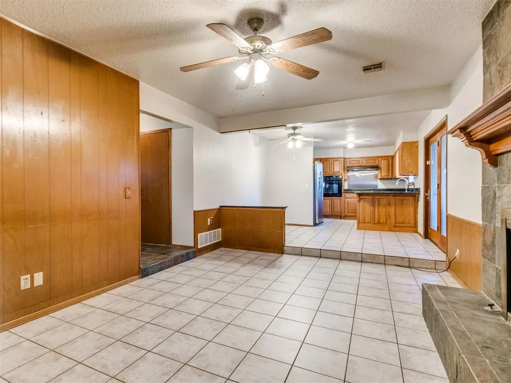 Photo 13 — 3704 N Riverside Drive, Bethany, OK 73008