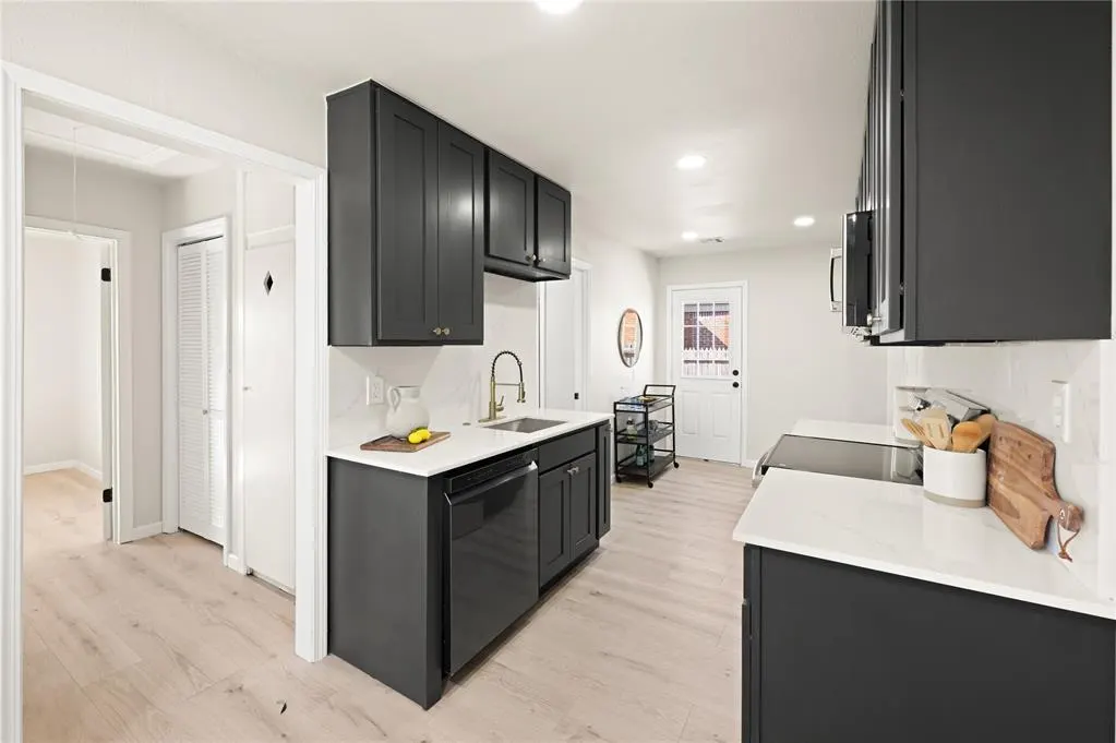 Photo 14 — 746 NE 36th Street, Oklahoma City, OK 73105